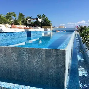 Your Exclusive In The - Amenities & Services For Free!! Apartamento Playa del Carmen